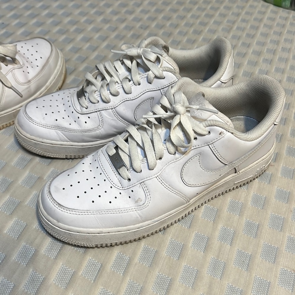 Air Force 1 low